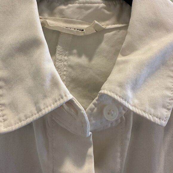 Everlane Short-Sleeve Square Shirt in Butterlite - Picture 2 of 3